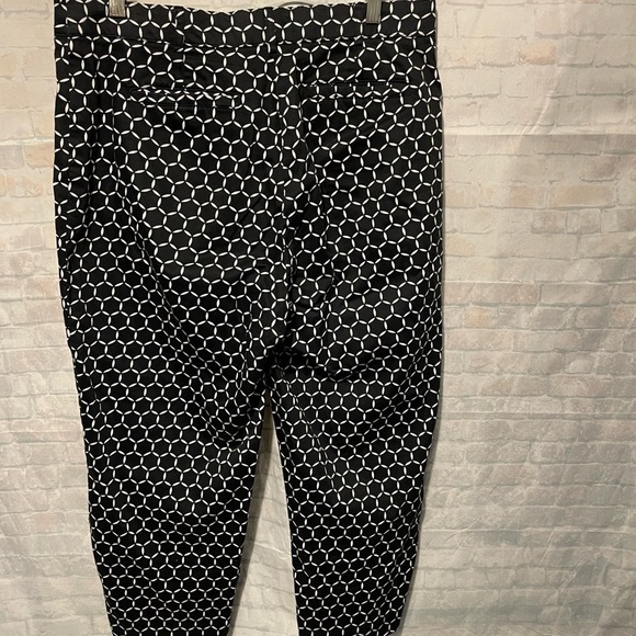 Counterparts Size 12 Cropped Pants. Cotten Polyester mix. Preowned, sold as is. - Picture 11 of 11